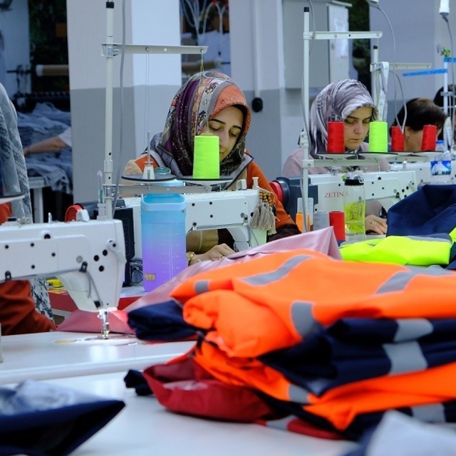 Kadın eliyle üretim: Erzincan'da günlük 1500 parça üretiliyor