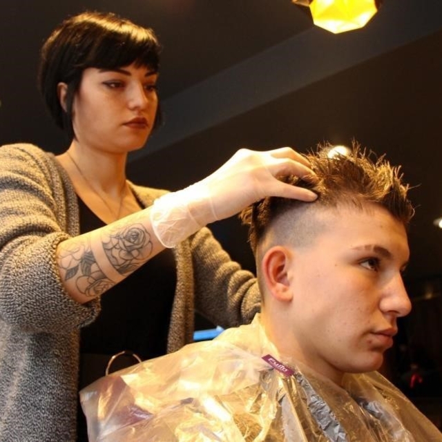 Kış ayları öncesi saç dökülmesine karşı uyarı: "Saçın da neme ihtiyacı var"