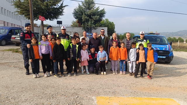 Gerze'de öğrencilere trafik güvenliği eğitimi verildi