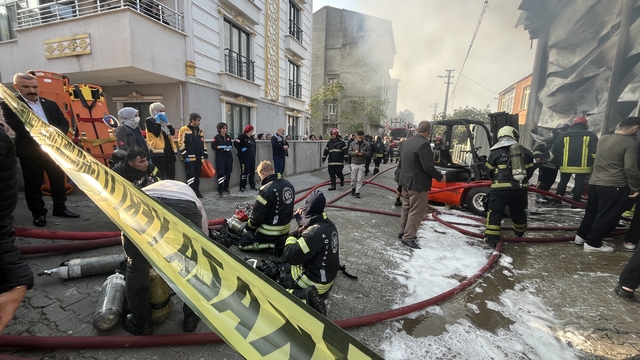 Kocaeli'de depo yangını