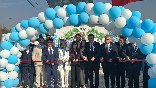 Hatay'da Sokak Hayvanları Bakım ve Rehabilitasyon Merkezi hizmete açıldı