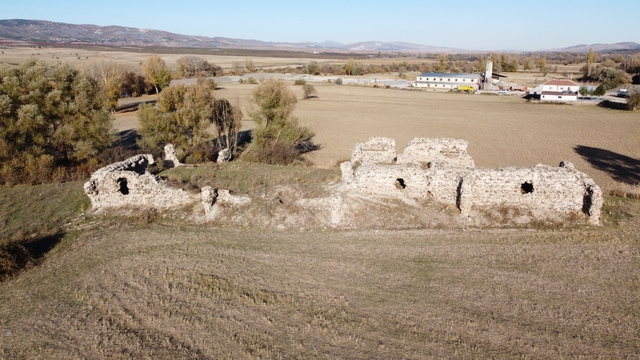 Asırlara meydan okuyan han, restore edilmeyi bekliyor