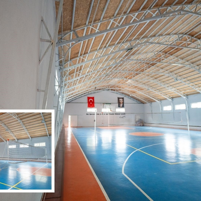 Marmaris Ortaokulu'nun spor salonu yenilendi