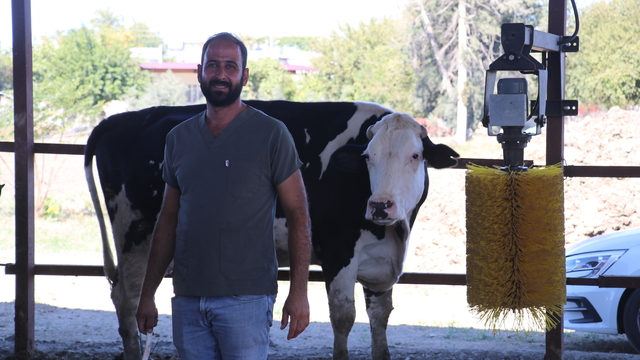 e-Devlet Kapısı'ndan gönderdiği başvuru Adanalı teknisyeni süt çiftliği sahibi yaptı