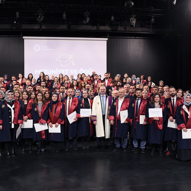 Bilimin öncüleri, Atatürk Üniversitesi'nden gururla mezun oldu
Atatürk Üniv...