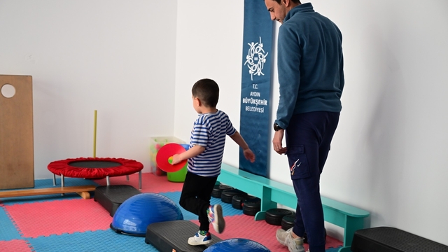 Aydın'da otizmli çocuklar için eşit ve ücretsiz eğitim fırsatı
Başkan Çerçioğlu: "Her çocuğumuzun ışığı parlasın diye çalışıyoruz"