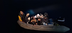 Aydın açıklarında 8 düzensiz göçmen kurtarıldı