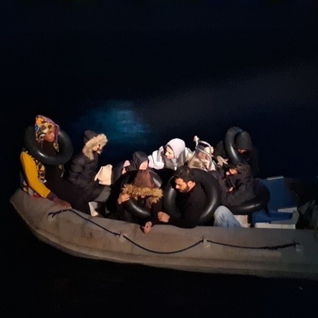 Aydın açıklarında 8 düzensiz göçmen kurtarıldı