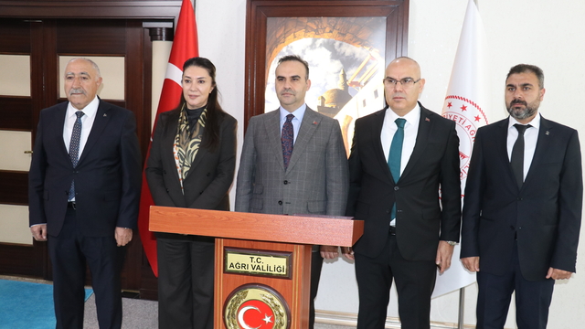 Sanayi ve Teknoloji Bakanı Kacır, Ağrı'da ziyaretlerde bulundu