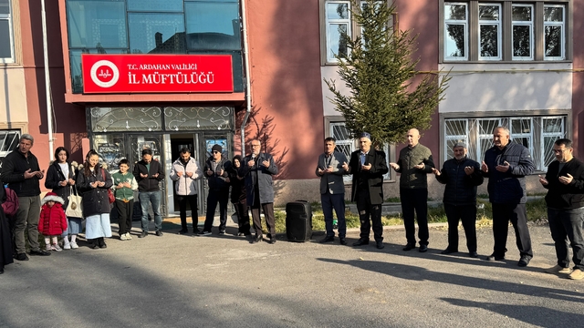 Ardahan'da 20 kişi umreye uğurlandı