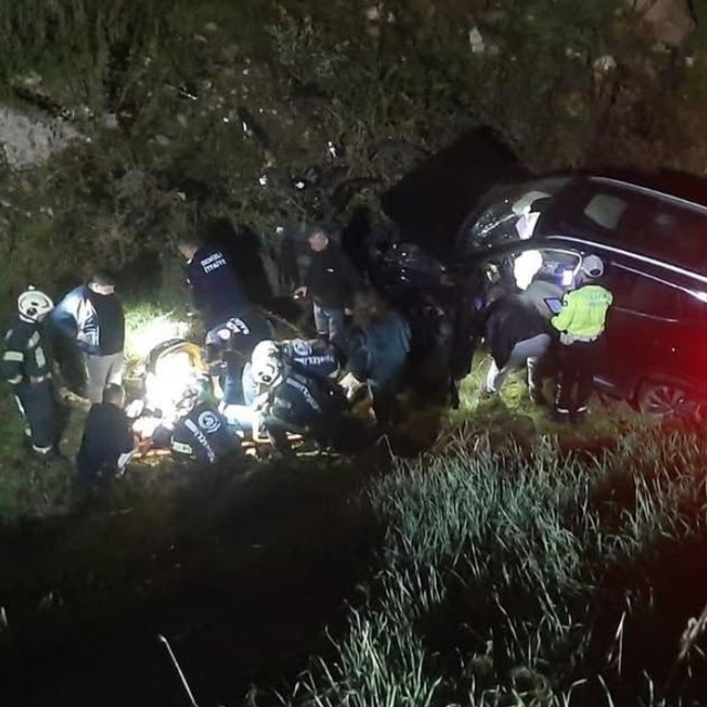 Kontrolden çıkan otomobil uçurumdan aşağıya yuvarlandı