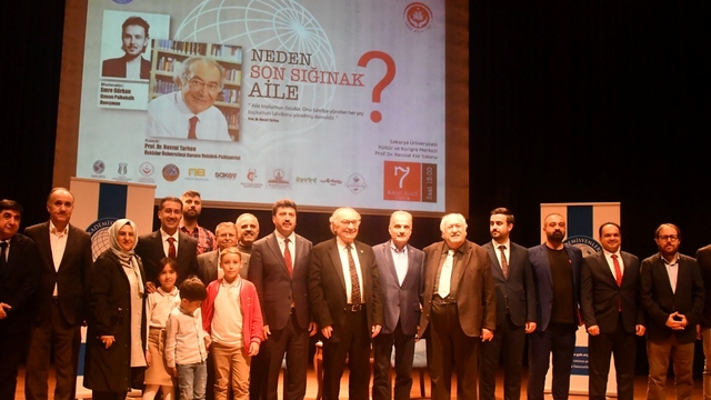 Prof. Dr. Nevzat Tarhan, SAÜ'de ailenin önemini vurguladı
