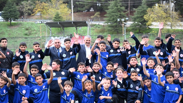 Edirne Valisi Sezer, sporla buluşturulan öğrencilerle bir araya geldi