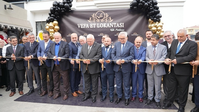 Düzce'de iş ve siyaset dünyası açılışta buluştu