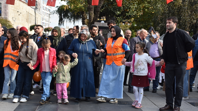 LÖSEV, Trabzon'da farkındalık yürüyüşü düzenledi