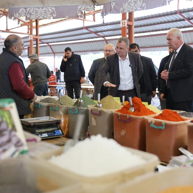 Başkan Balaban Laleli'de pazarcılarla buluştu