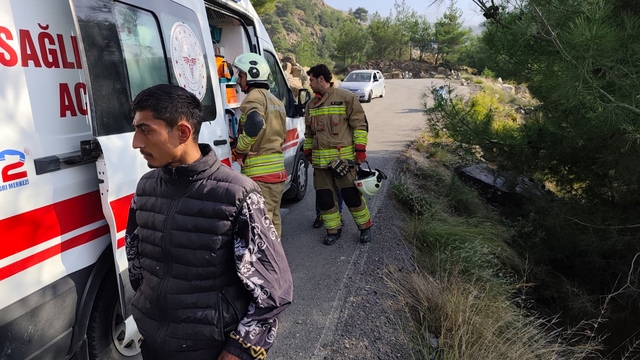 Hatay'da uçuruma yuvarlanan motosikletteki 2 kişi yaralandı