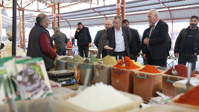 Başkan Balaban Laleli'de pazarcılarla buluştu