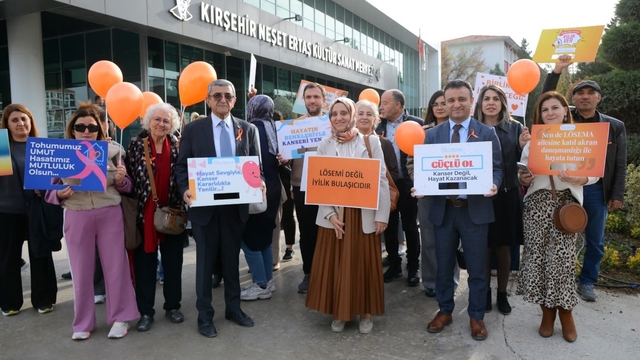 Lösemili çocuklar için gökyüzüne balon bırakıldı