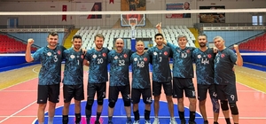 İlk kez katıldıkları turnuvada çeyrek finale yükseldiler