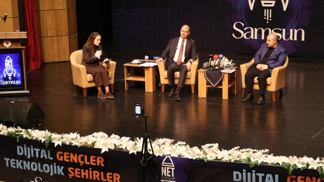 Samsun'da "Dijital Gençler, Teknolojik Şehirler-Net Konuşalım" söyleşisi düzenlendi