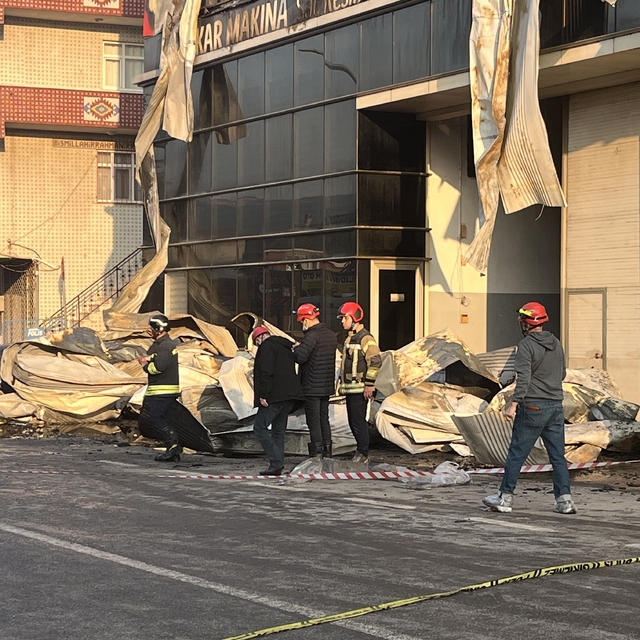 Kocaeli'de kozmetik fabrikasında yangın: 6 ölü, 7 yaralı (11)