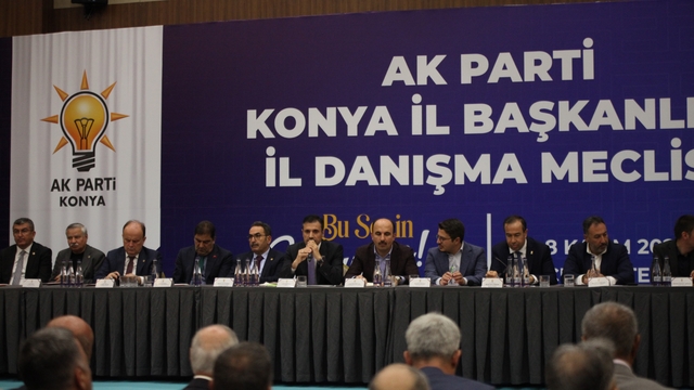 AK Parti Konya İl Başkanlığı 31 ilçede seferberlik başlatıyor
AK Parti İl Başkanı Özgökçen:
"AK Parti olarak 24 yıldır milletimizle gönül bağını en güçlü şekilde tesis ettik"
Konya Büyükşehir Belediye Başkanı Altay:
"Kusura bakmayın buradan malzeme çıkmaz size, eğer malzeme arıyorsanız baklava kutularına bakın"