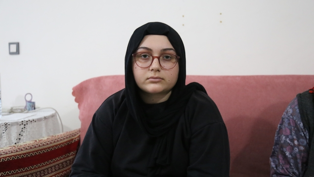 Oğluyla birlikte kaybolan kadının 16 yaşındaki kızı: "Kaybolduklarını internet sayfalarında çıkan haberlerden öğrendim"
"En kısa zamanda kavuşmak istiyorum, şu anda yanlarımda olmalarını istiyorum"