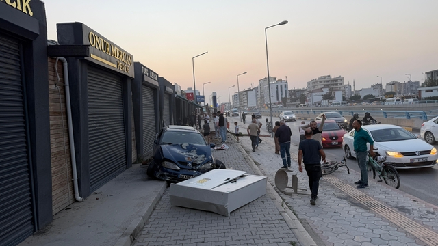 Kaldırımda yürüyen çocuk, otomobil çarpması sonucu hayatını kaybetti