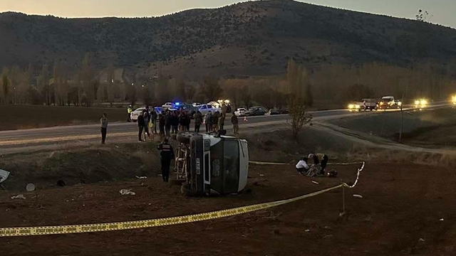 Kahramanmaraş'ta işçi servisi devrildi: 2 ölü, 7 yaralı