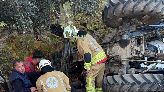 Devrilen traktörün altında kalan çiftçi hayatını kaybetti