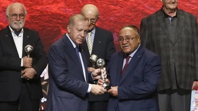 'UNESCO Yaşayan İnsan Hazinesi' ünvanlı davul ustası Adem Göçer, hayatını kaybetti