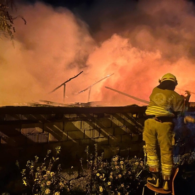 Yangın bir evi küle çevirdi