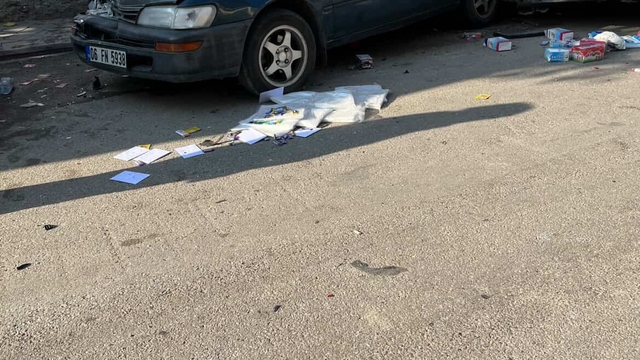 Başkentte freni patlayan kamyon park halindeki araçlara çarparak durdu