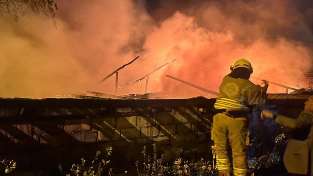 Yangın bir evi küle çevirdi