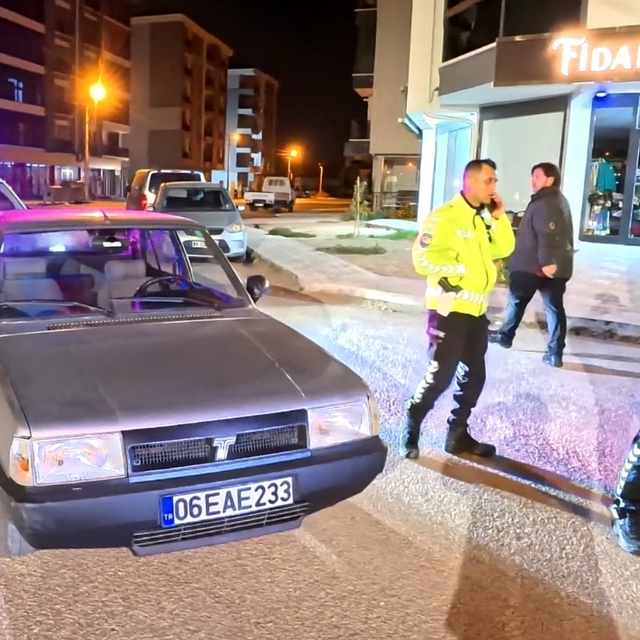 Önce araçla, sonra yaya olarak kaçtı: Sürücüsünün kayıplara karıştığı aracı...