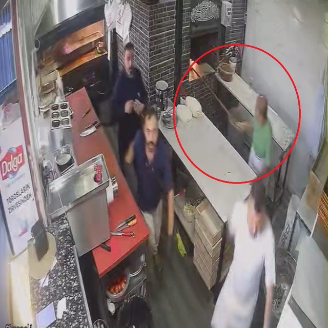 Yılların ustasının deprem anında canından önce fırın küreğini düşündüğü anl...