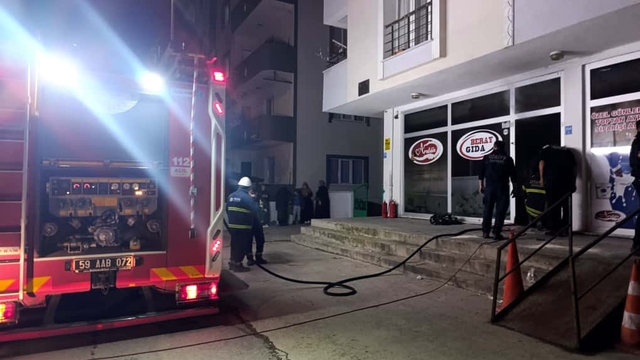 Tekirdağ'da bir iş yerinde çıkan yangın söndürüldü