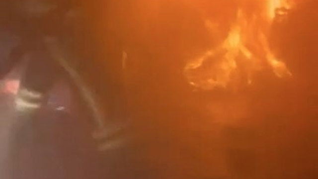 Kuruyemiş fabrikasında korkutan yangın 16 itfaiye aracı seferber oldu