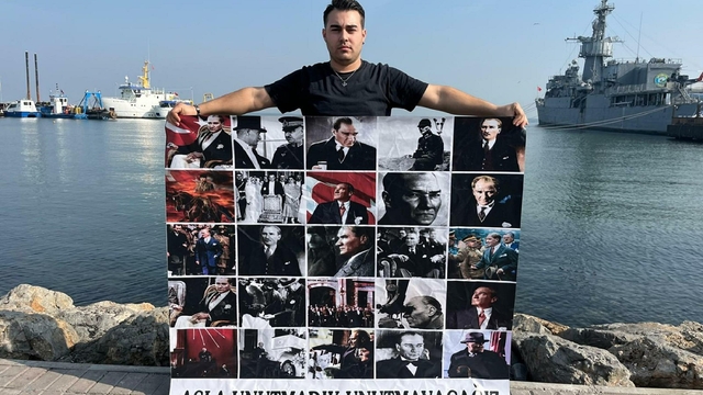 Ulu Önder Gazi Mustafa Kemal Atatürk'ü su altında andı