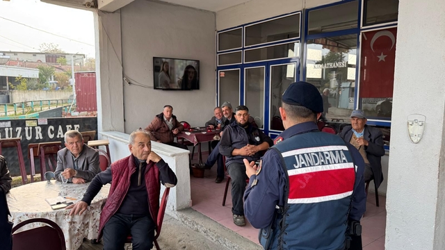 Uzunköprü'de jandarma vatandaşları dolandırıcılığa karşı bilgilendirdi