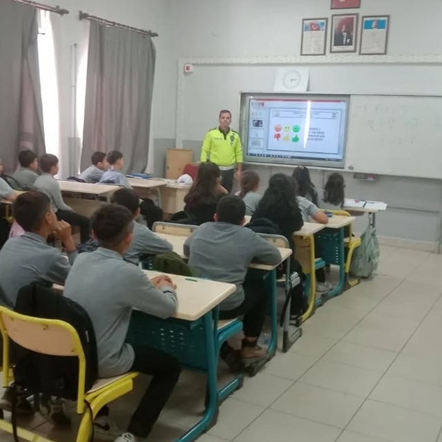 Yenipazar'da öğrencilere trafik eğitimi verildi