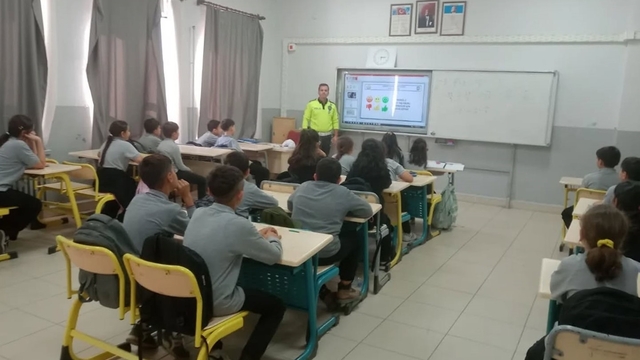 Yenipazar'da öğrencilere trafik eğitimi verildi