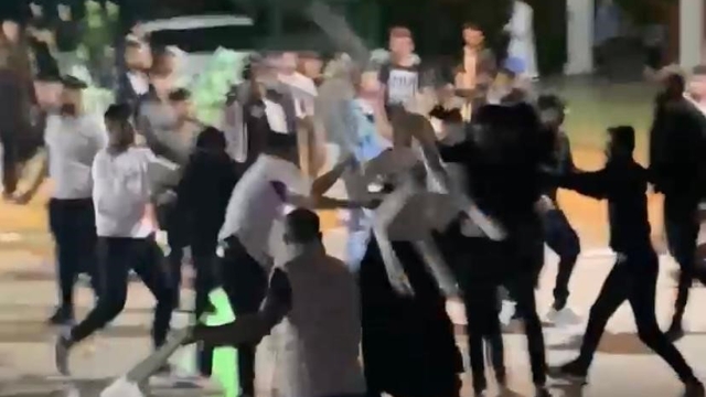 Antalya'da düğünde çıkan kavgada sandalyeler havada uçuştu, ortalık savaş alanına döndü