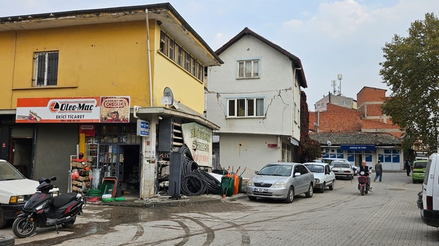 Sındırgı'da depremler sürüyor