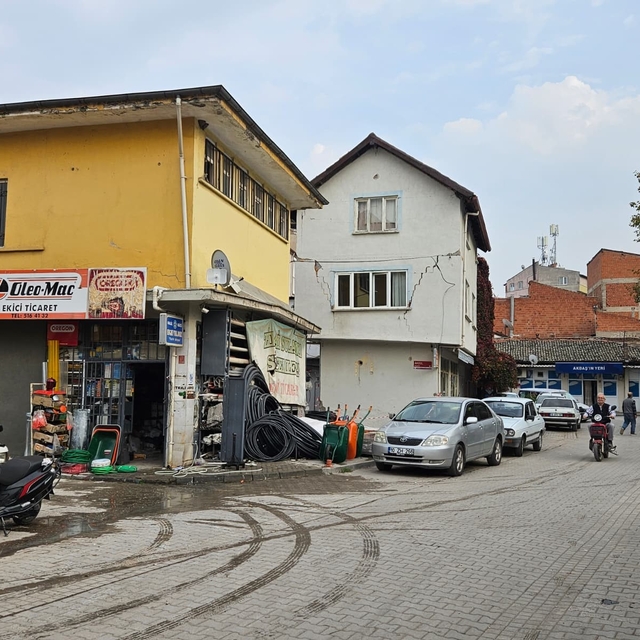Sındırgı'da depremler sürüyor