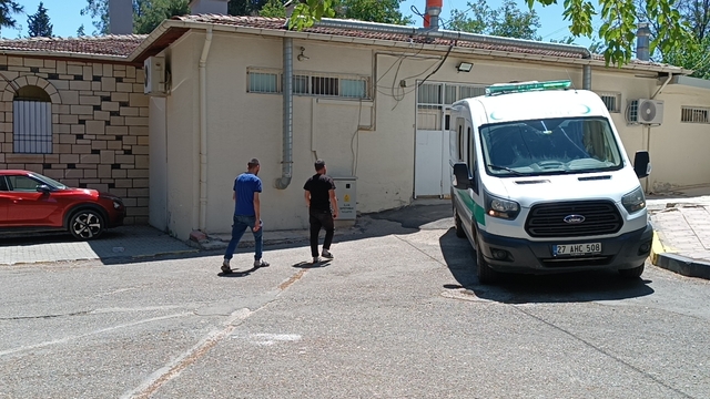 Arızalanan aracın sürücüsen yardım etmek isterken otomobil çarptı, öldü