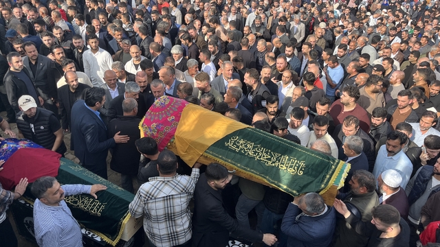 Kozmetik fabrikasındaki yangında ölen 6 kişi toprağa verildi