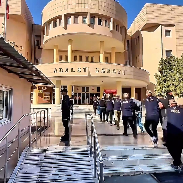 Şanlıurfa ve Gaziantep'te DEAŞ operasyonu; 5 tutuklama