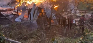 Karabük'te 2 katlı ahşap ev yandı; 5 kişi dumandan etkilendi